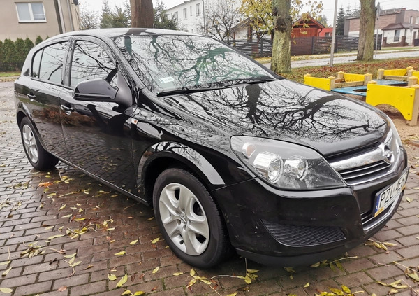 Opel Astra cena 17500 przebieg: 243080, rok produkcji 2011 z Ostróda małe 704